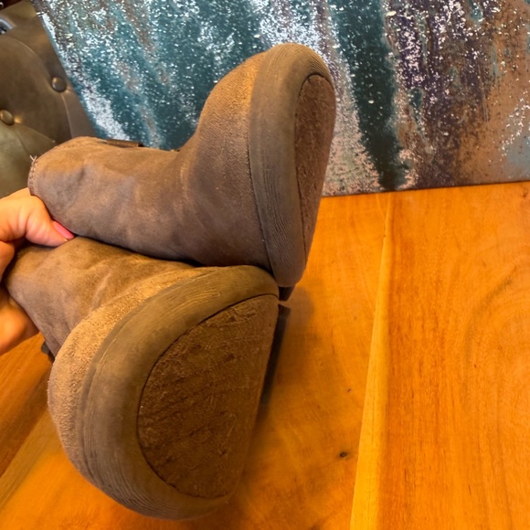 Joe Boxer 2016 Women August Brown Suede Ankle Bootie size 7 - Picture 10 of 14